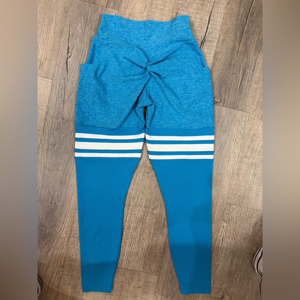 Bombshell Sportswear Blue and White Leggings - Picture 8 of 8